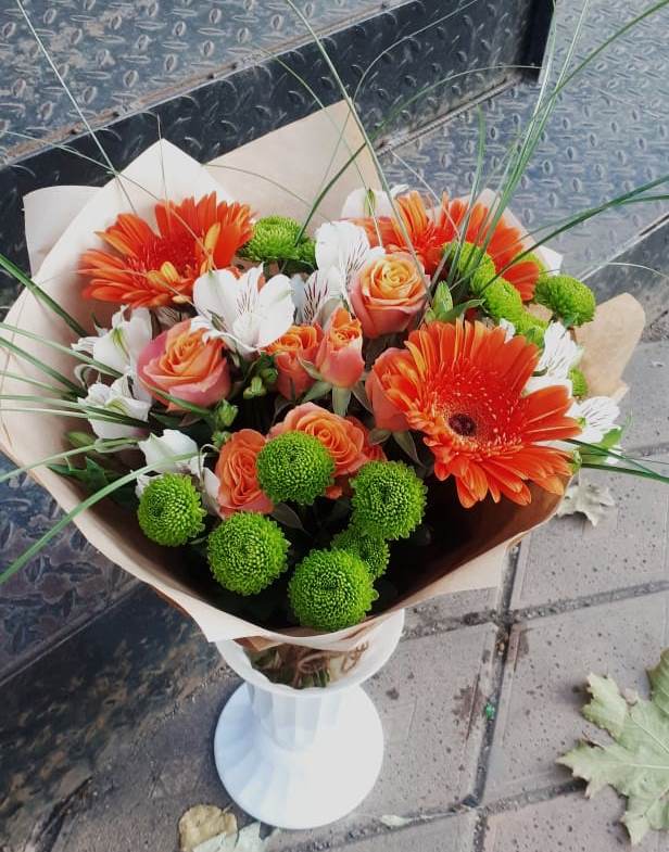 Букет цветов из: Герберы, Хризантемы, Альстромерии и Розы в Дмитриевской