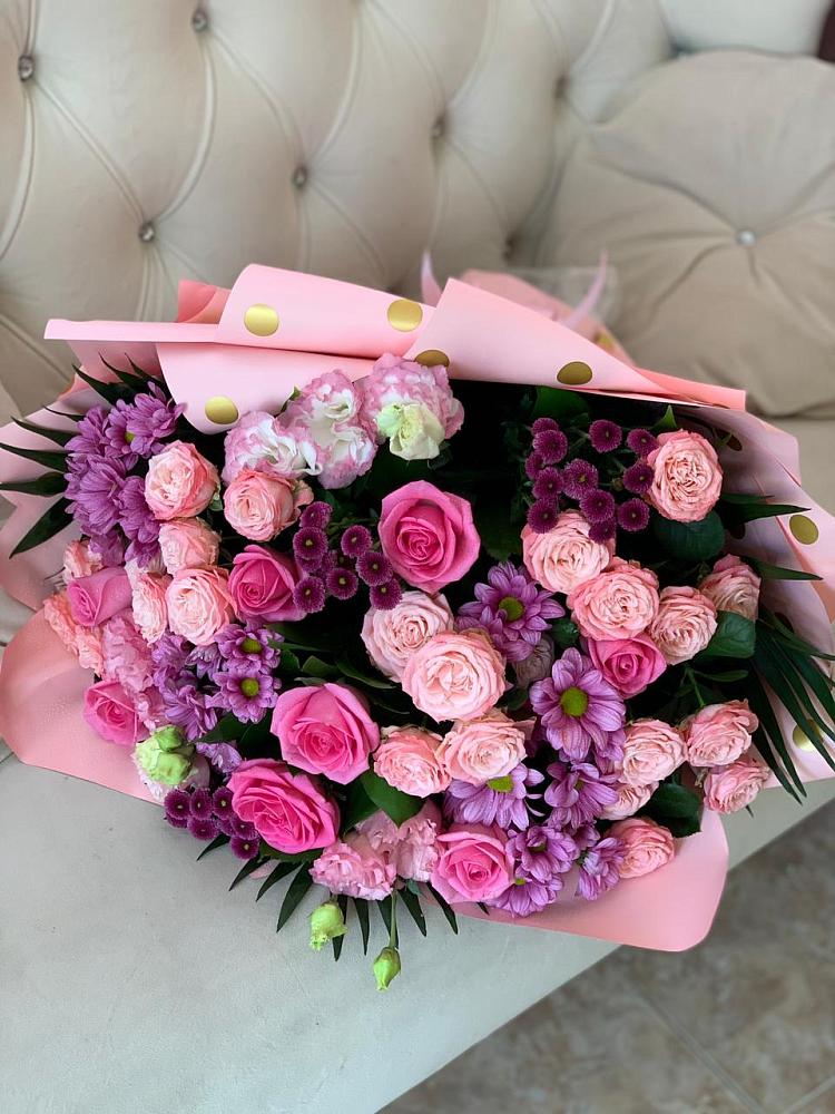 Букет цветов из: Хризантемы, Розы и Лизиантусы в Дмитриевской