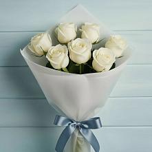 Букет 7 Белых роз Эдлесс Лав в Дмитриевской