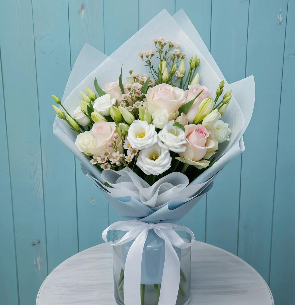 Букет цветов из: Розы и Лизиантусы в Дмитриевской