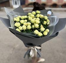 Букет Белые кустовые розы Солинеро в Дмитриевской