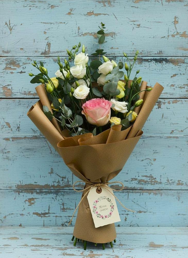 Букет цветов из: Розы и Лизиантусы в Дмитриевской