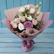 Букет цветов из:  Розы и Лизиантусы в Дмитриевской