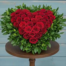 Цветочная композиция из Розы в виде сердца #REPLACE_PRED# Дмитриевской