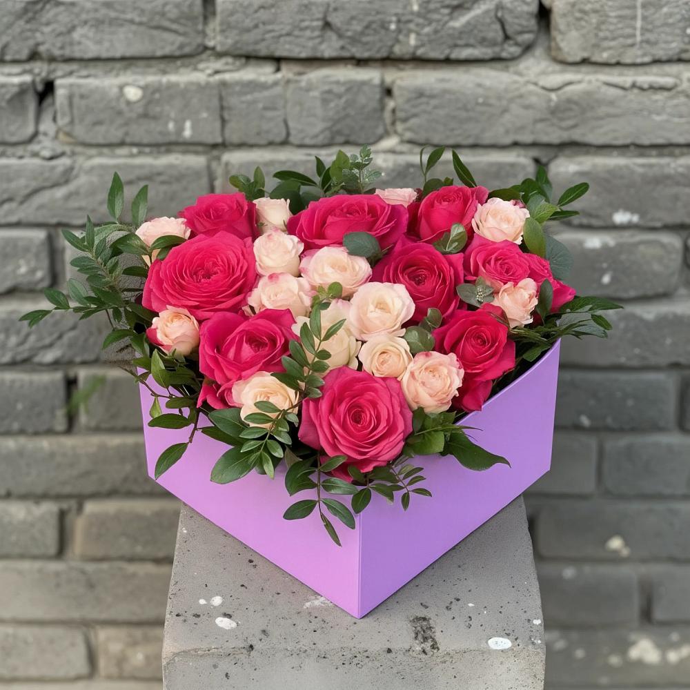Цветочная композиция из Розы в коробке в Дмитриевской