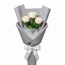 Букет 3 белые розы в Дмитриевской