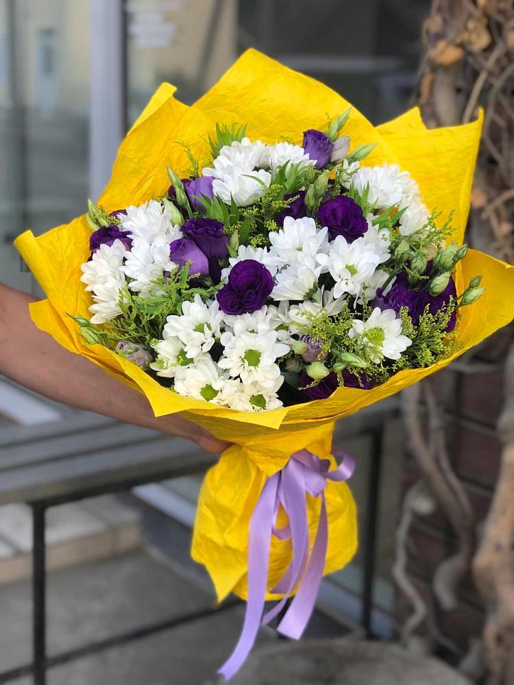 Букет цветов из: Ирисы, Хризантемы и Ромашки в Дмитриевской