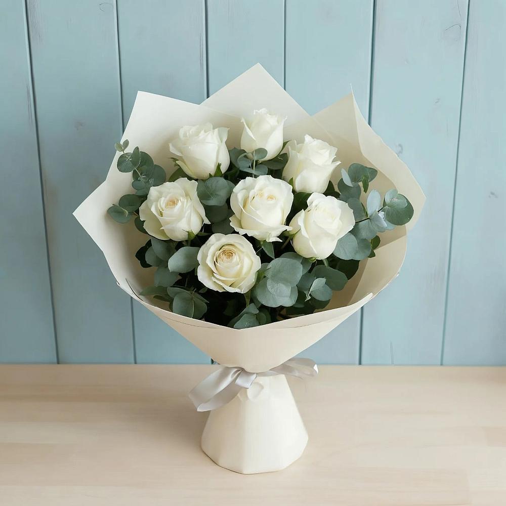Букет Белые розы в Эвкалипте в Дмитриевской
