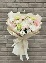 Букет цветов из:  Гвоздики, Розы, Лизиантусы и Хризантемы в Дмитриевской
