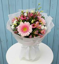 Букет цветов из:  Герберы, Альстромерии и Лизиантусы в Дмитриевской