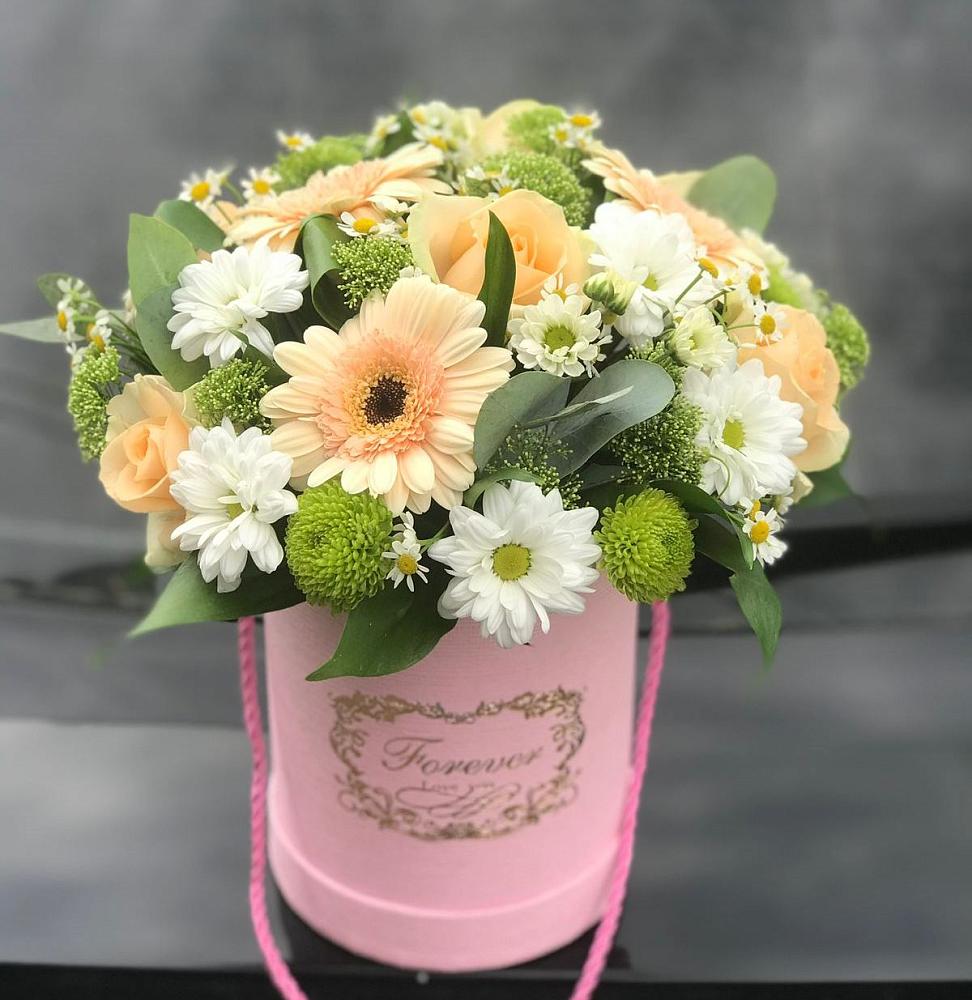 Цветочная композиция из Розы, Герберы и Хризантемы в шляпной коробке в Дмитриевской