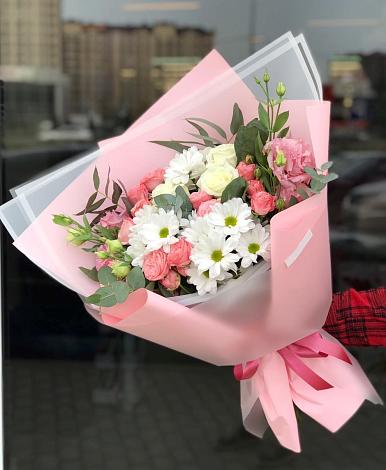 Букет цветов из: Розы, Лизиантусы и Хризантемы в Дмитриевской