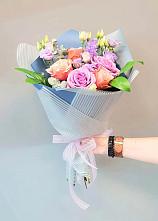 Букет цветов из:  Лизиантусы и Розы #REPLACE_PRED# Дмитриевской