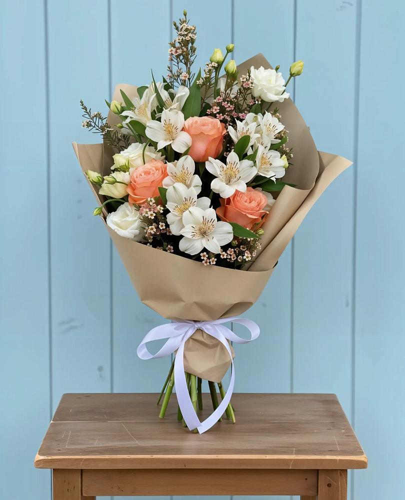 Букет цветов из: Альстромерии, Лизиантусы, Розы и Хризантемы в Дмитриевской