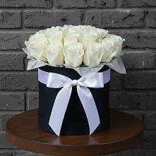 Цветочная композиция из Розы в шляпной коробке в Дмитриевской