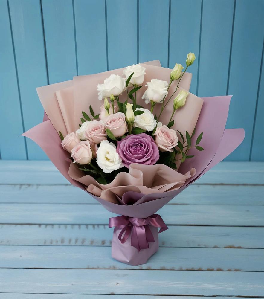 Букет цветов из: Розы и Лизиантусы в Дмитриевской